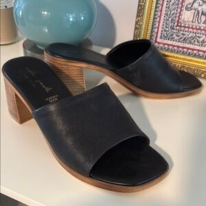 Mila Paoli Black Leather Mules
